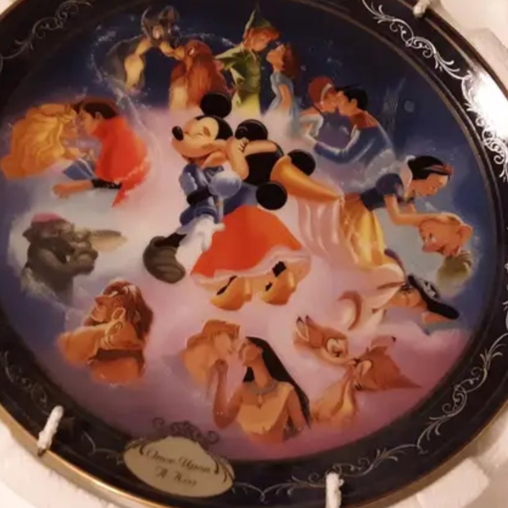Disney once upon a kiss collectible plate